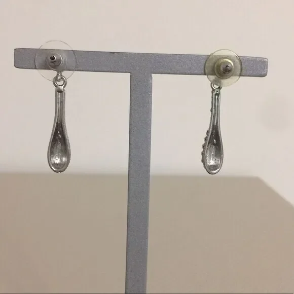 Cache Crystal drop earrings - Picture 4 of 4